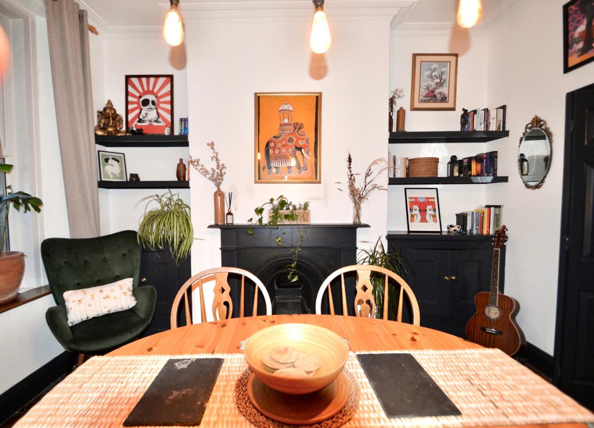 Bright And Cosy, 3 Bedroom *