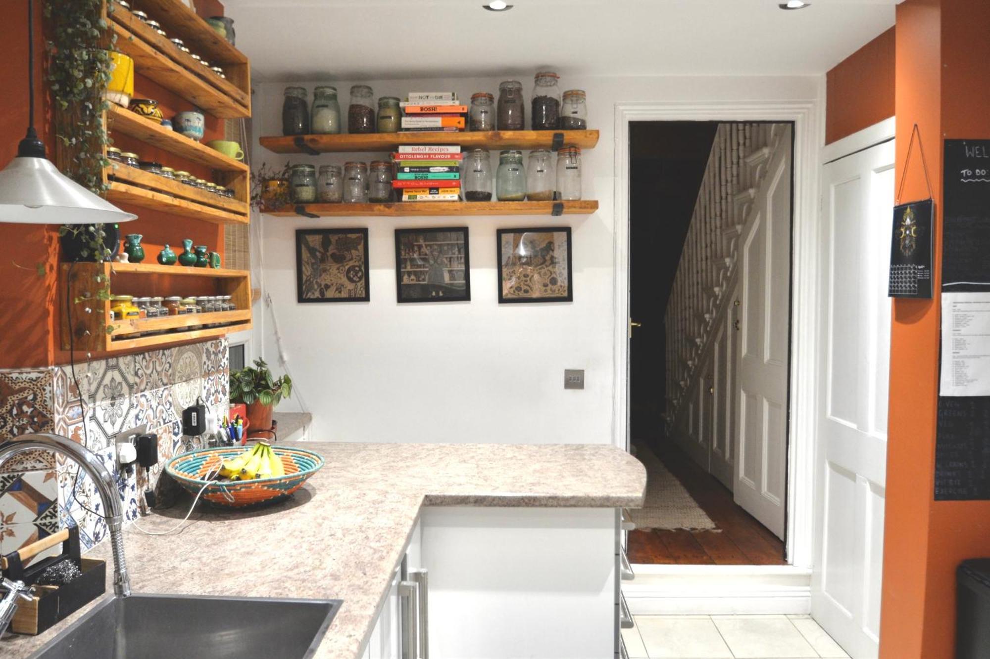 Bright And Cosy, 3 Bedroom *