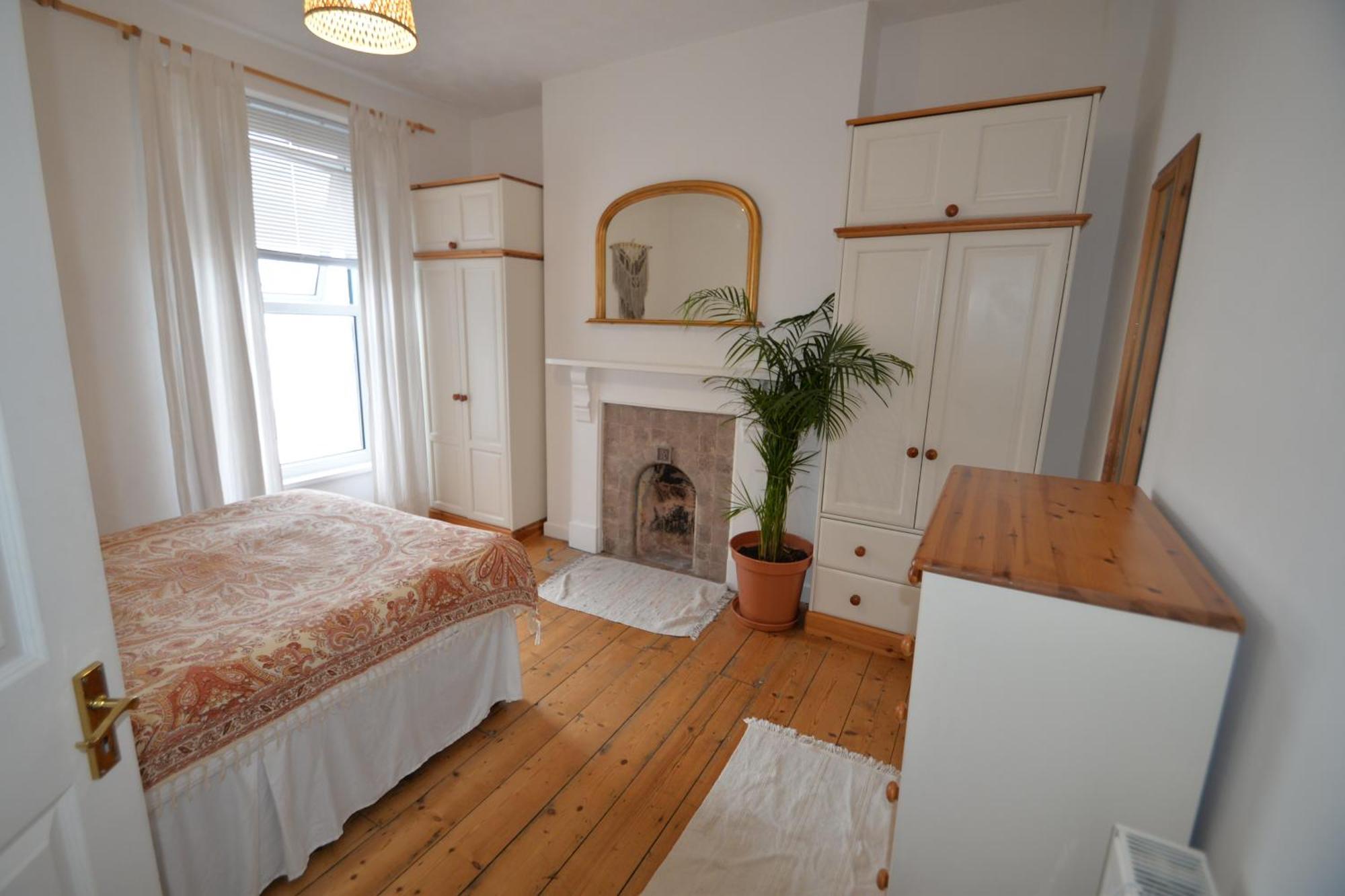 Bright And Cosy, 3 Bedroom Holiday home Plymouth